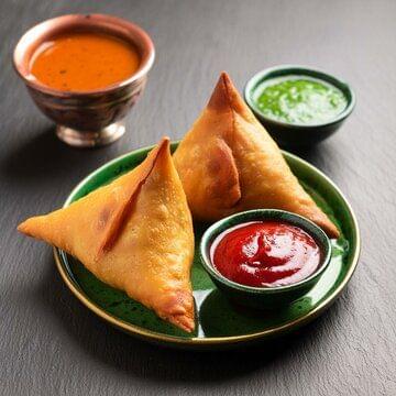 Veg Samosa (2 Pcs)